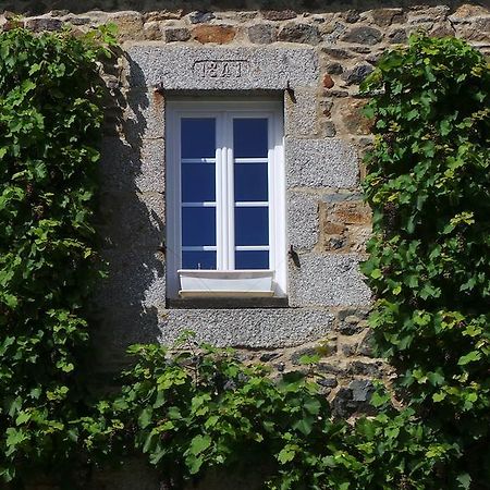 Manoir De Kercadic Bed & Breakfast Squiffiec Exterior photo