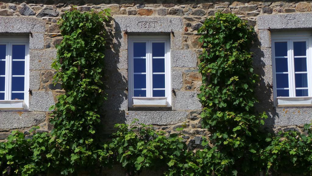 Manoir De Kercadic Bed & Breakfast Squiffiec Exterior photo