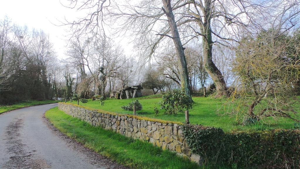 Manoir De Kercadic Bed & Breakfast Squiffiec Exterior photo